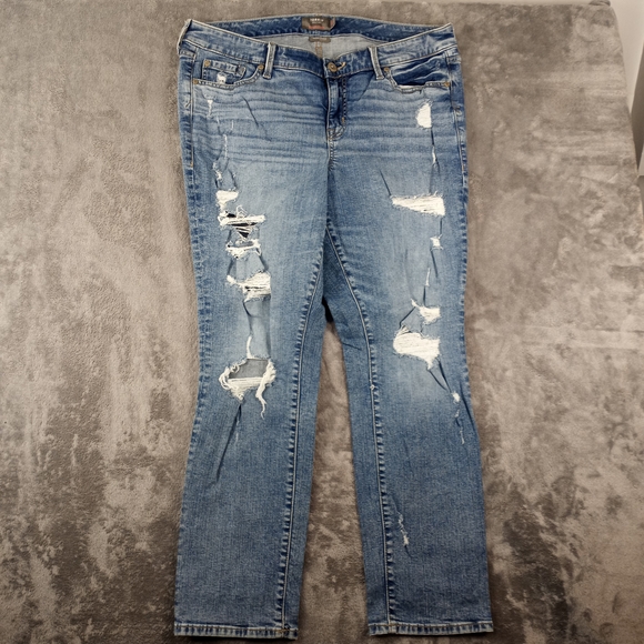 torrid Women's Light Wash Distressed Skinny Jeans Size 16R - Picture 13 of 16